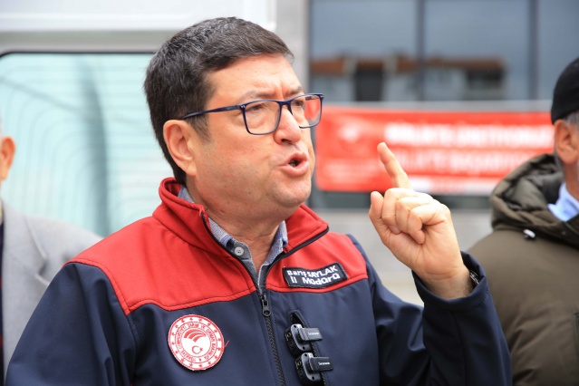 Muğla Arı Yetiştiricileri Birliği tarafından &quot;çocuklarımız bal yesin, sofraları tatlansın&quot; sloganıyla 11 bin 848 kavanoz balın hazırlandığına işaret eden Saylak, su ürünleri balıkçıları tarafından toplanan balıkların da mezatta satıldığını, toplanan 900 bin liranın da depremzedeler için AFAD&#039;a bağışlandığını söyledi.