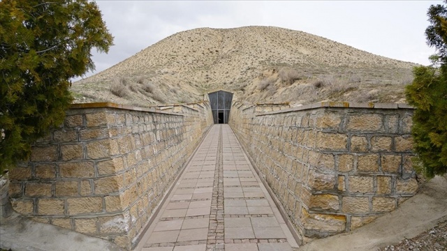 UNESCO Türkiye Cumhuriyeti Daimi Temsilcisi Prof. Dr. Aybet, Haziran&#039;da yapılacak toplantı sonrasında Gordion&#039;un, başkent Ankara&#039;dan UNESCO Dünya Mirası Listesi&#039;ne giren ilk alan olmasını beklediklerini belirtti.