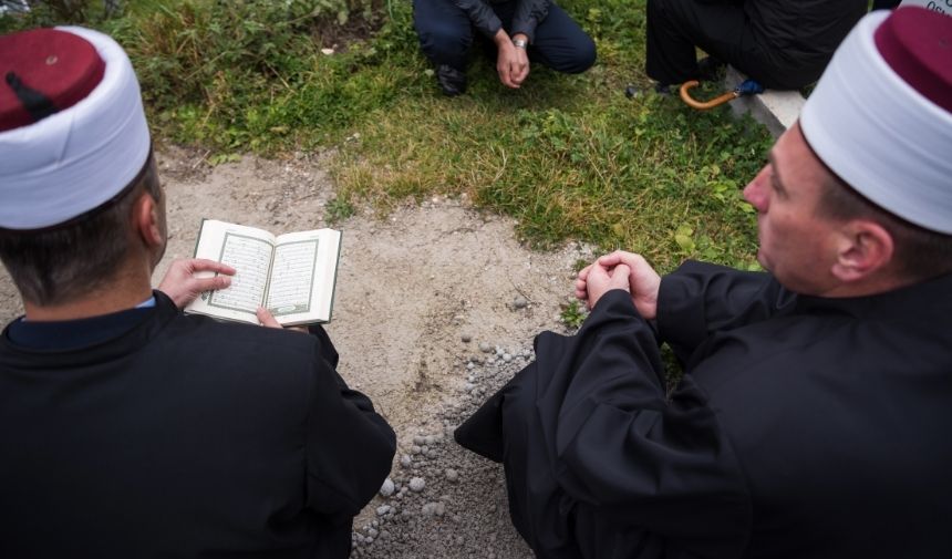 Ölen Baba Adına Kurban Kesmek Ve Dini Hükümler