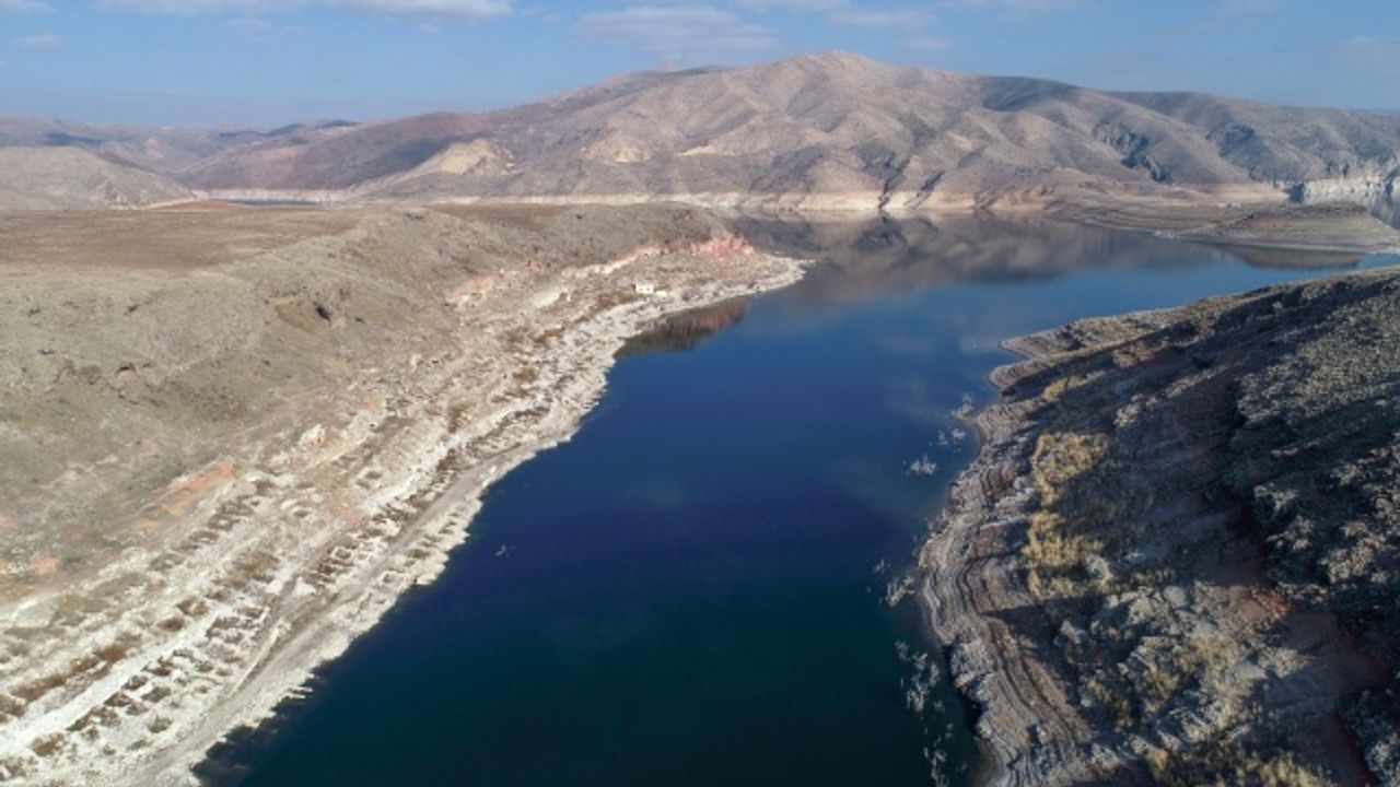 Kayseri'de 100 bin dönüm araziyi sulayan Yamula Barajı'nda su seviyesi kritik düzeyde