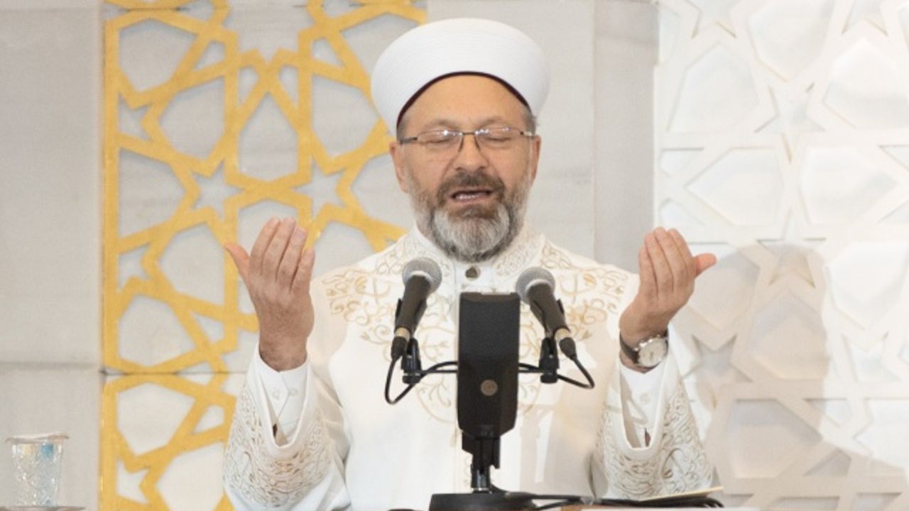 Miraç Kandili'nde Ahmet Hamdi Akseki Camisi'nde depremzedeler için dua edildi