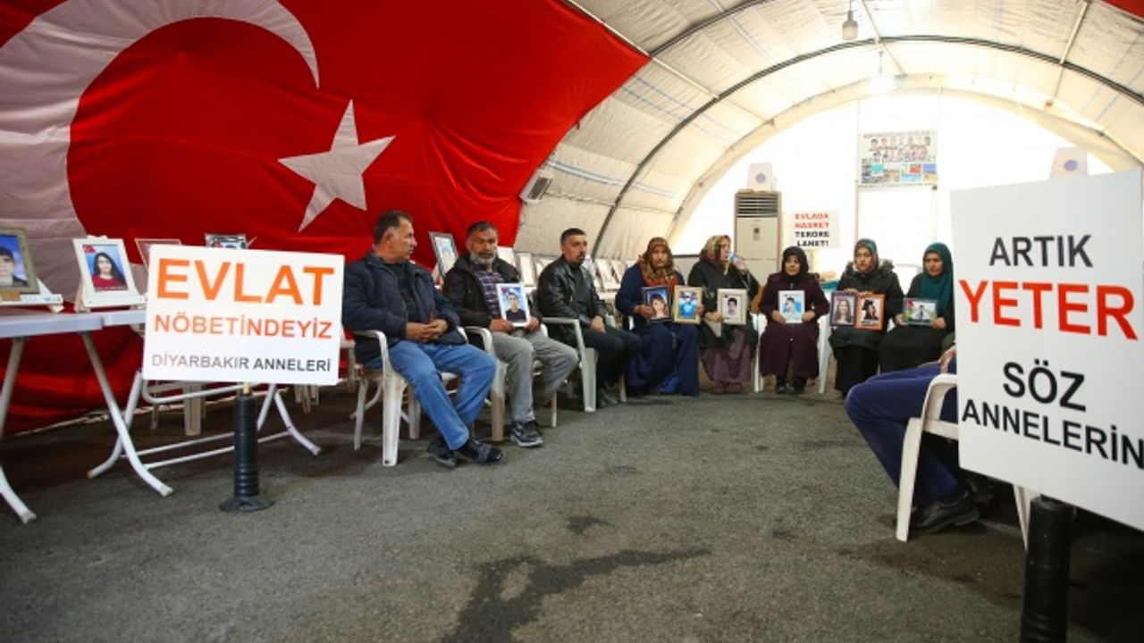 Diyarbakır annelerinden tüm kadınlara 8 Mart'ta "evlat nöbetine destek" çağrısı