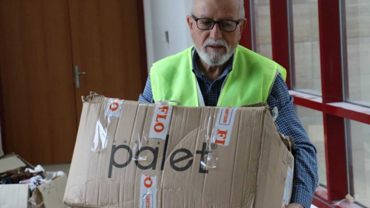 Depremde 50 akrabasını kaybeden emekli öğretmen yardım için seferber oldu