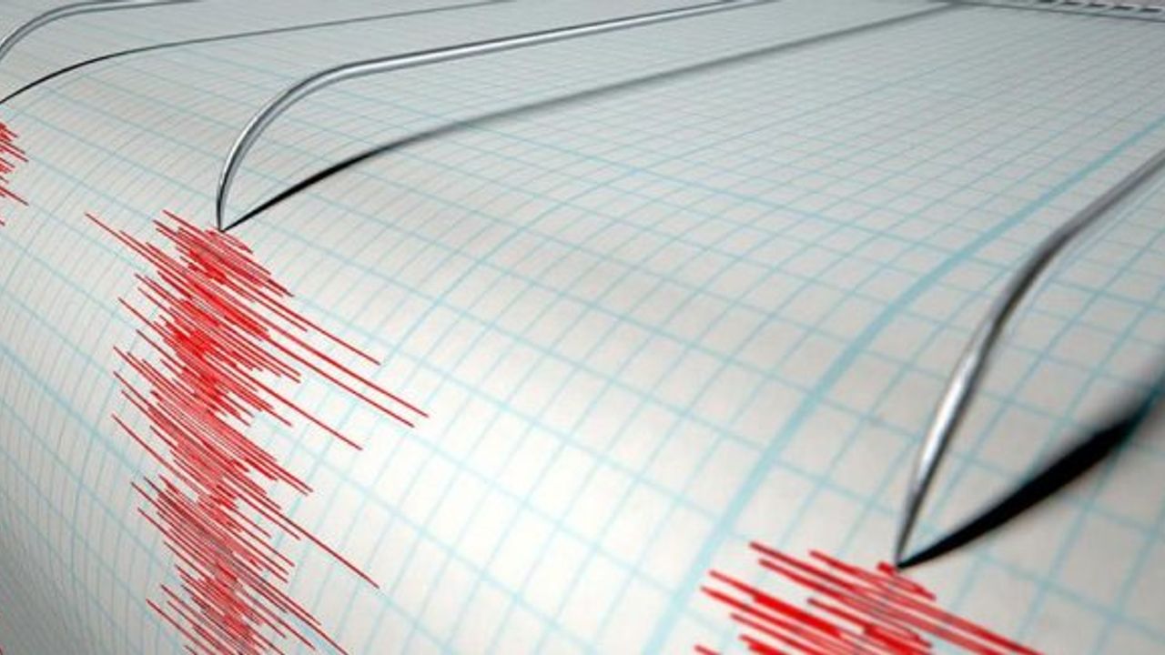 Ege Denizi'nde korkutan deprem