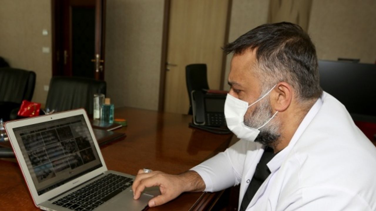 Erzurum Şehir Hastanesi Başhekimi Özgür Çelebi AA'nın "Yılın Fotoğrafları" oylamasına katıldı