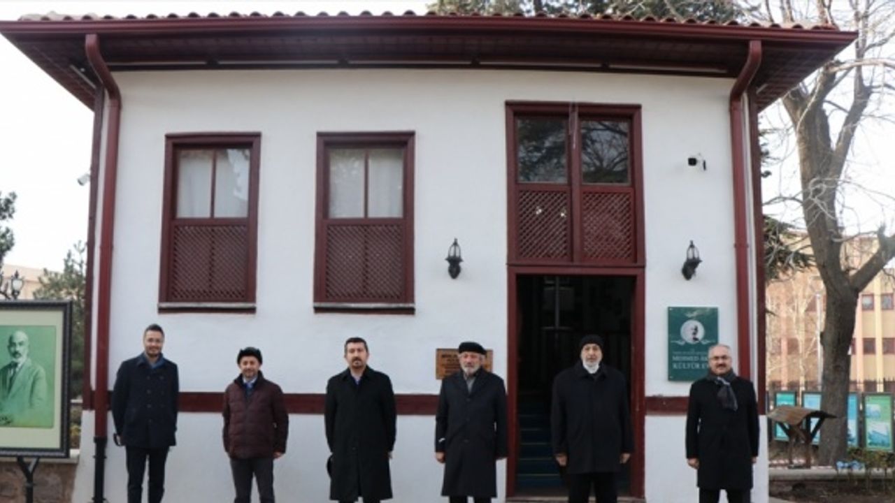 İstiklal şairi Mehmet Akif Ersoy, vefatının 84'üncü yılında Taceddin Dergahı'nda anıldı
