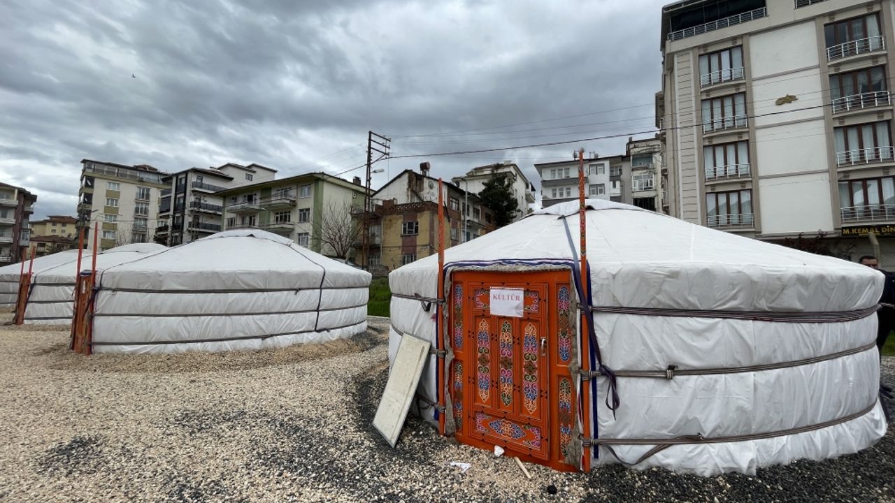 Moğolistan Parlamentosu Malatyalı depremzedeler için 30 otağ gönderdi