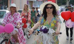 Bilecik'te iklim değişikliğine dikkat çekmek için "Süslü Kadınlar Bisiklet Turu" düzenlendi