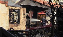 Antalya'da ev yangını: Güçlükle söndürüldü 