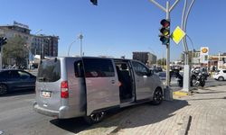 Edirne'de polisten kaçarken kaza yapan araçta 2 düzensiz göçmen yakalandı