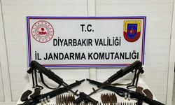 Diyarbakır jandarması yaptığı baskınlarda uzun namlulu silahlar ele geçirdi 