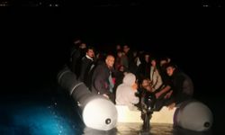 Ayvalık açıklarında Yunanistan'a geçmek isteyen 43 göçmen yakalandı 
