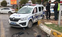 Elazığ'da polis aracı kaza yaptı 