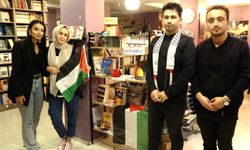 Filistin için kitap kafede köşe oluşturdular  