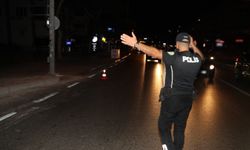 Antalya'da şok uygulaması: 2 aranan şahıs yakalandı 