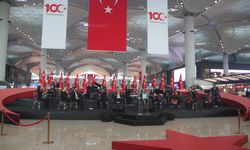 Cumhuriyet Bayramı coşkusu İstanbul Havalimanı'nda kutlandı  