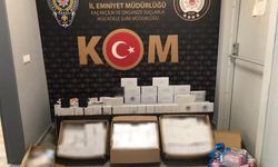 Antalya'da kaçak tütün satan şüpheliler yakalandı 