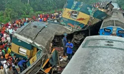 Bangladeş'te tren kazası: 12 kişi yaşamını yitirdi 