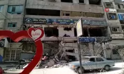Gazze'de 11 kişiye mezar olan kafedeki yıkım görüntülendi 