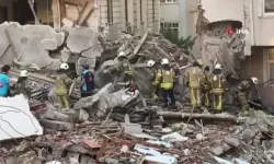 Güngören'de yıkım sırasında bina çöktü 