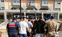 Edirne'de 11 insan kaçakçısı gözaltına alındı 