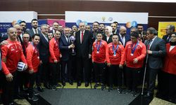 Cumhurbaşkanı Erdoğan, Futsal Milli Takımı'yla bir araya geldi