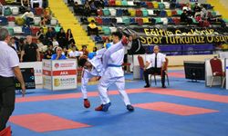 Ümit, Genç ve 21 Yaş Altı Karate Şampiyonası Balıkesir'de sürüyor