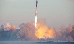 SpaceX’in roketi kalkıştan 2,5 dakika sonra infilak etti 