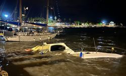 Antalya'daki fırtına balıkçı teknelerini batırdı 