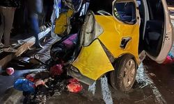 Şırnak'ta feci kaza: Tır ile taksi çarpıştı 2 kişi öldü 