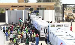 Pazartesi günü, Gazze Şeridi'nden insani yardım taşıyan 200 tır geçti 
