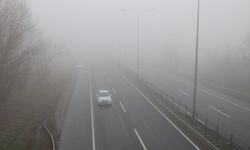 Bolu'da etkili olan sis görüş mesafesini düşürdü 