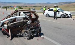 Afyonkarahisar'da trafik kazası: 2 yaralı   