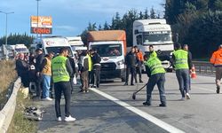 TEM'de yolcu otobüsü tıra çarptı: 13 yaralı   