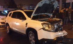 Kırıkkale'de iki otomobil kafa kafaya çarpıştı: 9 yaralı 