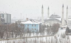 Ağrı’da kar tatili: Üç ilçede eğitime ara verildi   