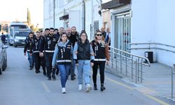 Adana’da rüşvet operasyonunda yakalananlar sağlık kontrolünden geçirildi   