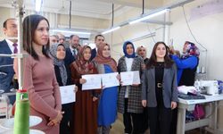 Kozan’da dezavantajlı 24 kadın devlet eliyle meslek sahibi oldu   