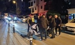 Kadıköy'de otomobil motosiklete çarptı: 1 ağır yaralı   