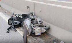 İzmir'de otomobilin çarptığı motokurye hayatını kaybetti   