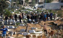 Deyr Belah'ta ölen Filistinliler mezarlara sığmıyor 