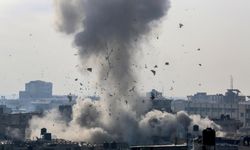 İsrail'den 60 Filistinlinin yaşadığı binaya saldırı