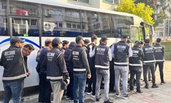 İzmir'deki FETÖ operasyonunda 10 kişi yakalandı