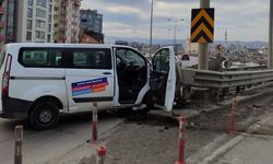 Samsun'da minibüs bariyere çarptı: 1 yaralı 