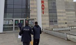 Elazığ’da sokak satıcılarına operasyon: 4 gözaltı  