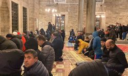 İstanbul’da şehitler için camilerde dua edildi   