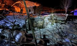 Buzdan kayan araç çay bahçesine yuvarlandı: 1 ölü   