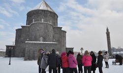 Kars yerli ve yabancı turistlerin uğrak yeri oldu   