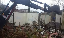 Marmara Depremi'nden kalan 184 riskli bina yıkıldı   