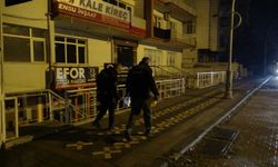 Silahlı ve bıçaklı kavgada kan aktı: 2 yaralı   